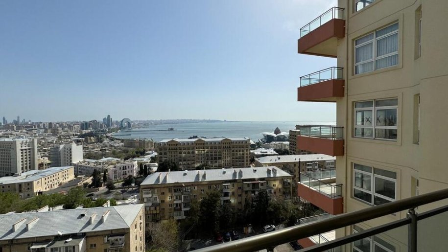 Satılır 4 otaqlı yeni tikili, 214 m², İçərişəhər m.-7