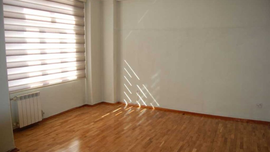 170 m<sup>2</sup> ofis icarəyə verilir, Nizami m.-1