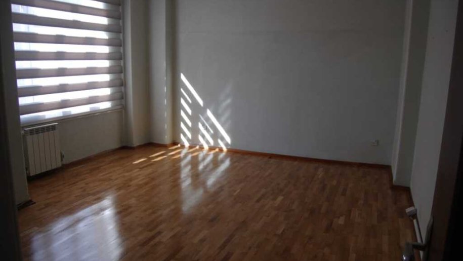 170 m<sup>2</sup> ofis icarəyə verilir, Nizami m.-5