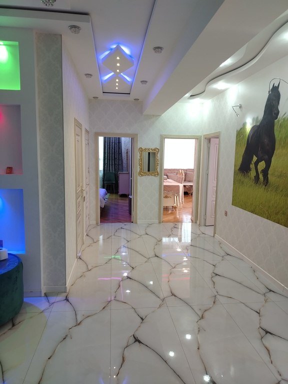 Kirayə verilir 3 otaqlı yeni tikili, 111 m², 28 May m.-1