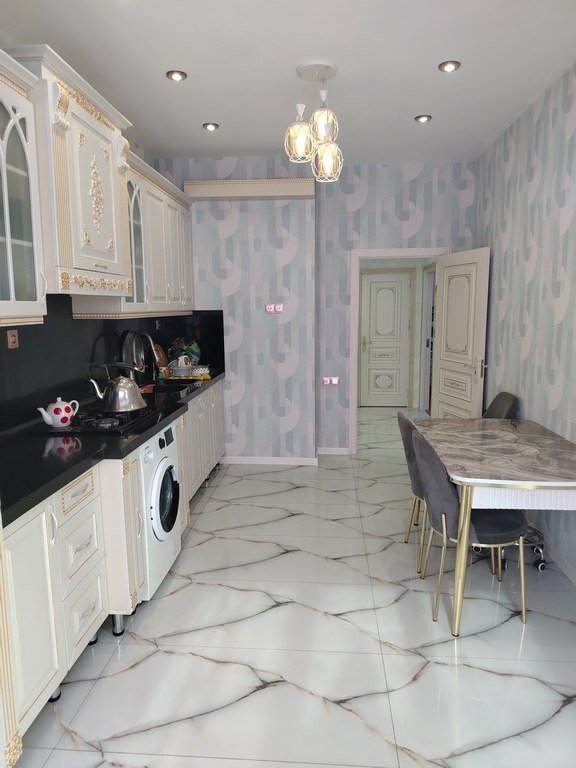 Kirayə verilir 3 otaqlı yeni tikili, 111 m², 28 May m.-5