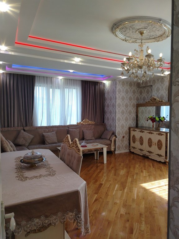 Kirayə verilir 3 otaqlı yeni tikili, 111 m², 28 May m.-10