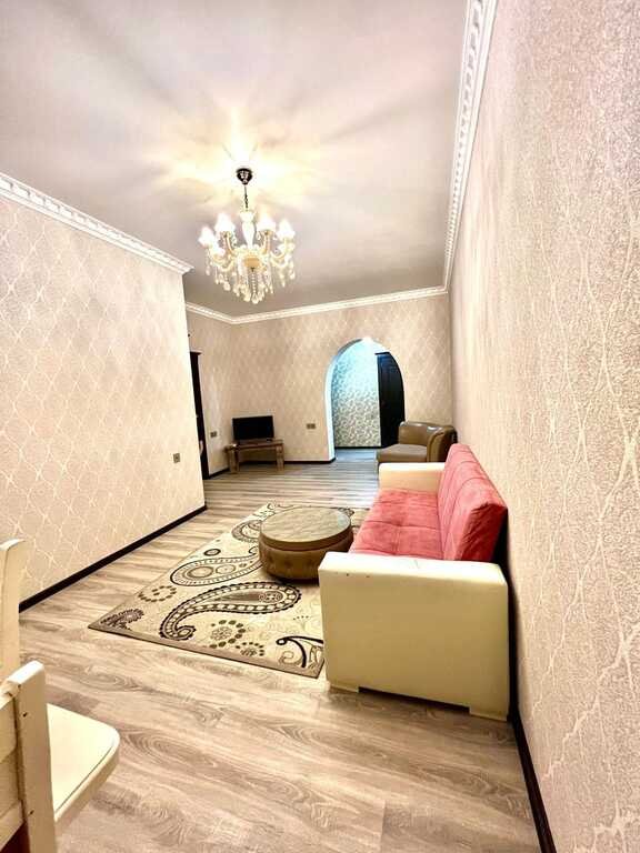 Kirayə verilir 3 otaqlı yeni tikili, 130 m², İnşaatçılar m.-4