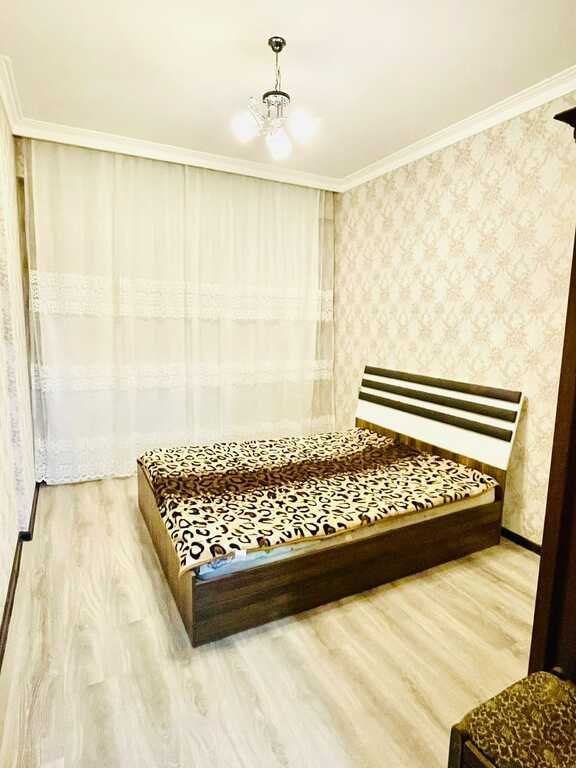 Kirayə verilir 3 otaqlı yeni tikili, 130 m², İnşaatçılar m.-5