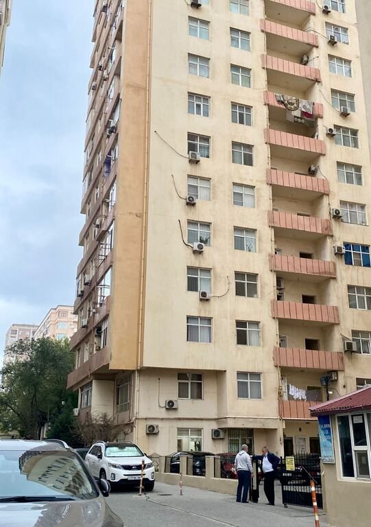 Kirayə verilir 3 otaqlı yeni tikili, 130 m², İnşaatçılar m.-14