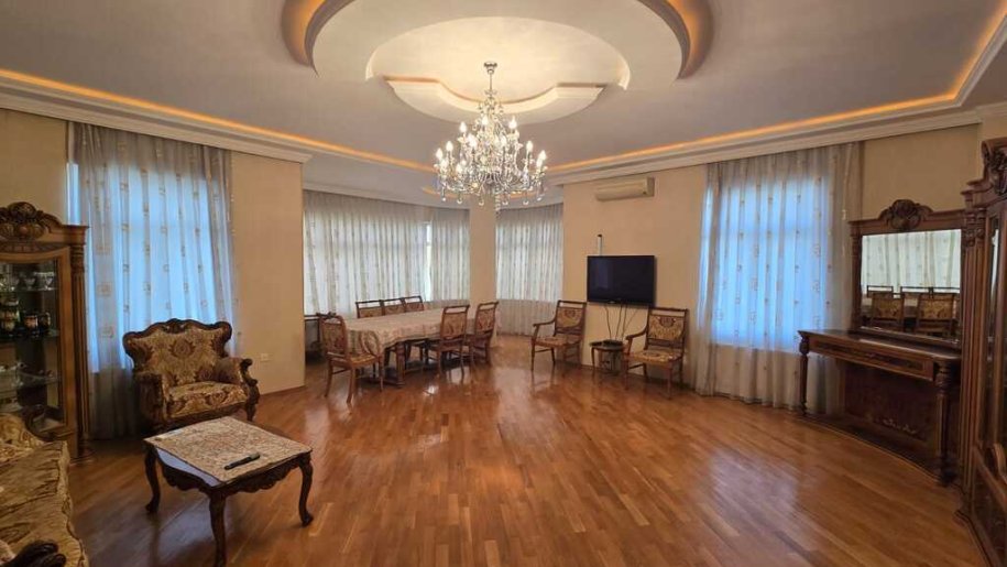 Satılır 3 otaqlı yeni tikili, 149 m², 28 May m.-2