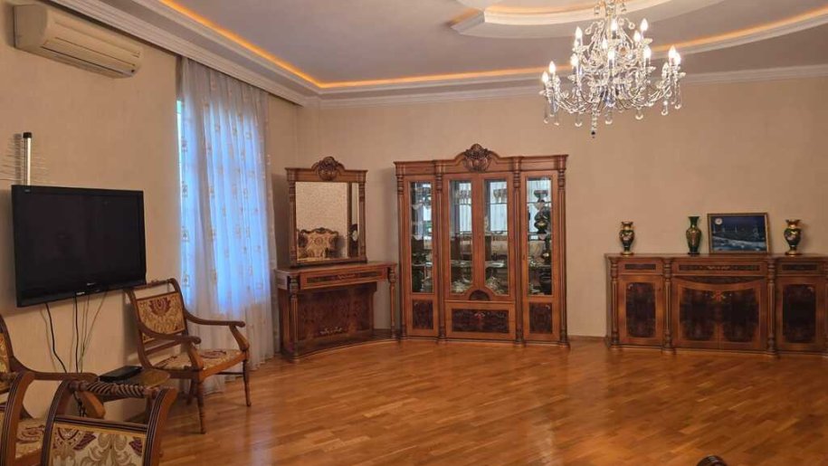 Satılır 3 otaqlı yeni tikili, 149 m², 28 May m.-25