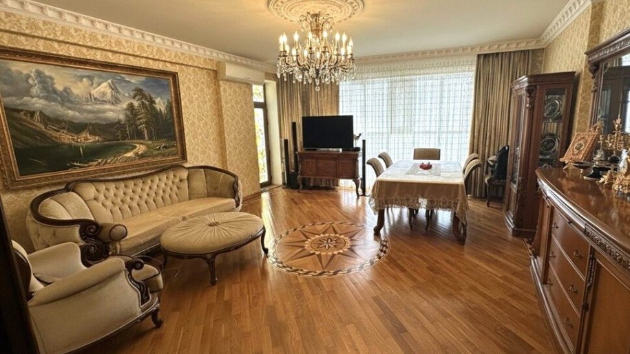 Satılır 3 otaqlı yeni tikili, 128 m², 28 May m.-1