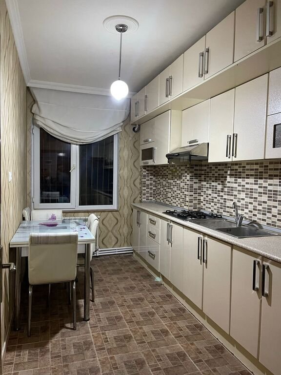 Kirayə verilir 2 otaqlı köhnə tikili, 55 m², İnşaatçılar m.-6