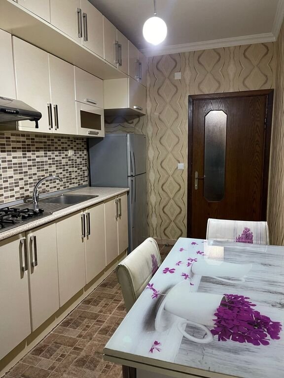 Kirayə verilir 2 otaqlı köhnə tikili, 55 m², İnşaatçılar m.-7