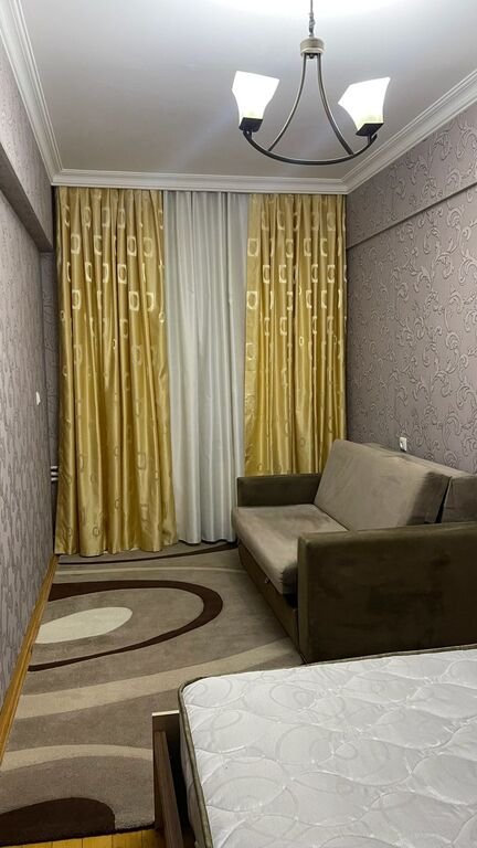 Kirayə verilir 2 otaqlı köhnə tikili, 55 m², İnşaatçılar m.-8