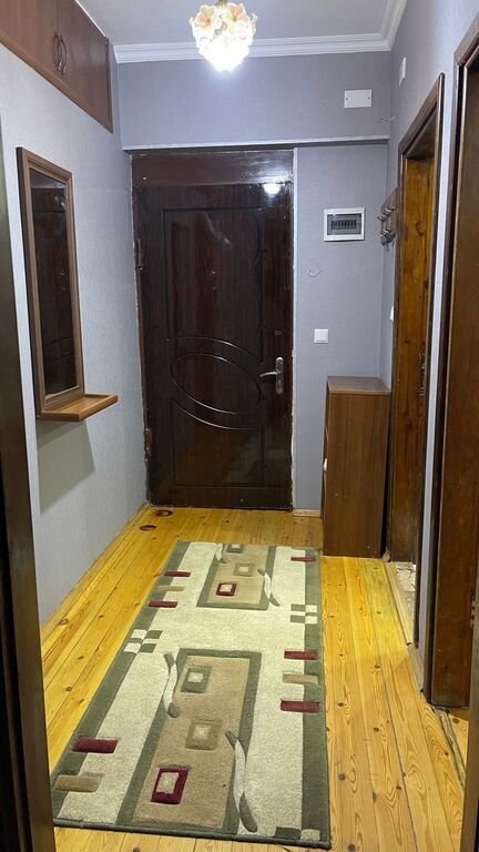 Kirayə verilir 2 otaqlı köhnə tikili, 55 m², İnşaatçılar m.-10