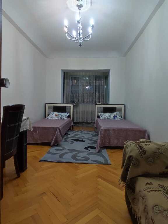 Satılır 2 otaqlı köhnə tikili, 60 m², Nəriman Nərimanov m.-15