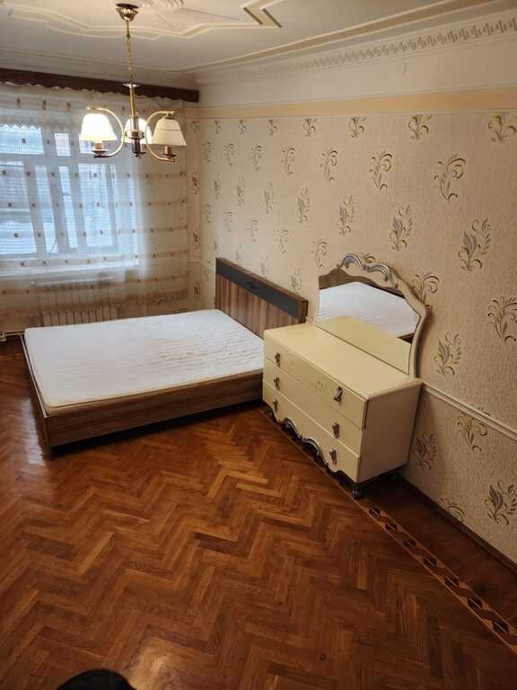 Kirayə verilir 4 otaqlı köhnə tikili, 100 m², Nəriman Nərimanov m.-14