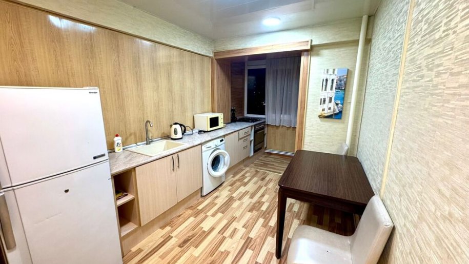 Kirayə verilir 3 otaqlı yeni tikili, 80 m², 28 May m.-9