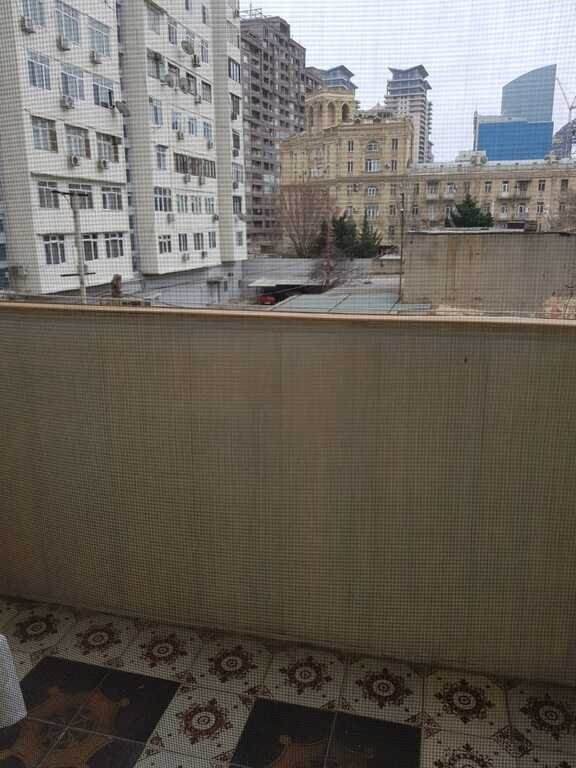 Satılır 3 otaqlı köhnə tikili, 64 m², 28 May m.-19