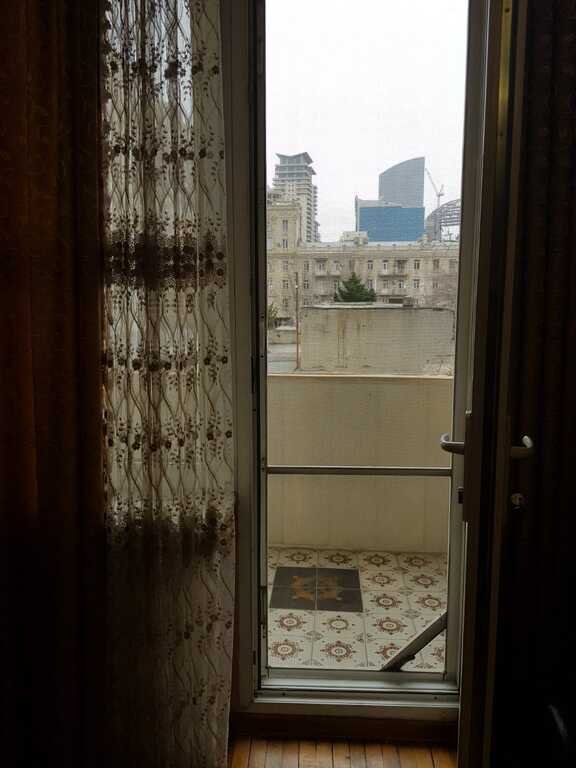 Satılır 3 otaqlı köhnə tikili, 64 m², 28 May m.-20