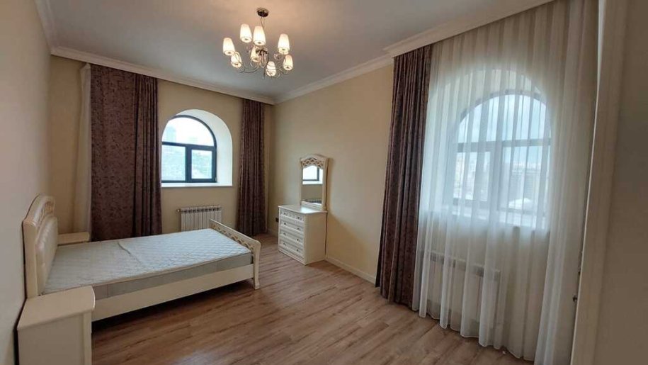 Kirayə verilir 3 otaqlı yeni tikili, 145 m², Sahil m.-6