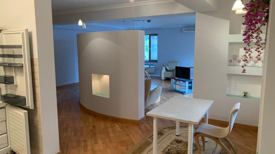 Kirayə verilir 3 otaqlı yeni tikili, 95 m², İçərişəhər m.-6