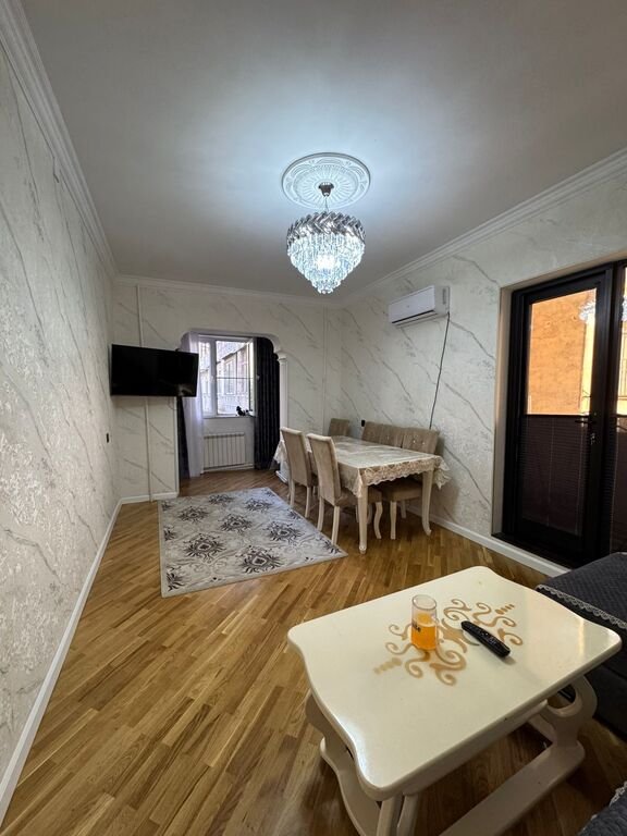 Satılır 2 otaqlı köhnə tikili, 65 m², Əhmədli m.-1