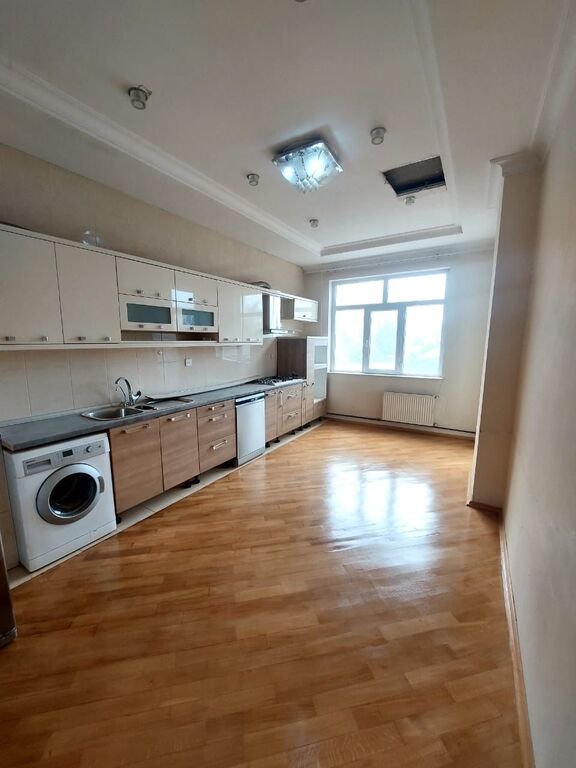 Satılır 4 otaqlı yeni tikili, 220 m², Elmlər Akademiyası m.-3