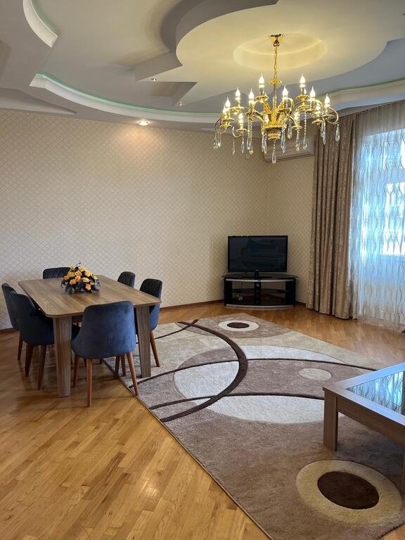 Kirayə verilir 3 otaqlı köhnə tikili, 130 m², Nəriman Nərimanov m.-3