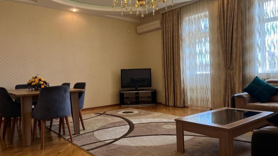 Kirayə verilir 3 otaqlı köhnə tikili, 130 m², Nəriman Nərimanov m.-4