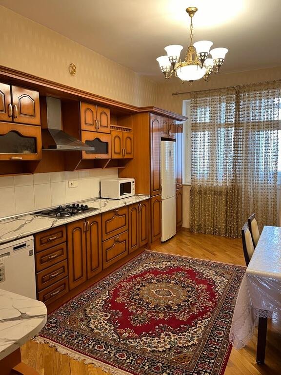 Kirayə verilir 3 otaqlı köhnə tikili, 130 m², Nəriman Nərimanov m.-13