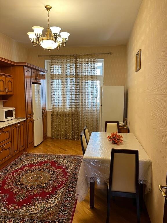 Kirayə verilir 3 otaqlı köhnə tikili, 130 m², Nəriman Nərimanov m.-14