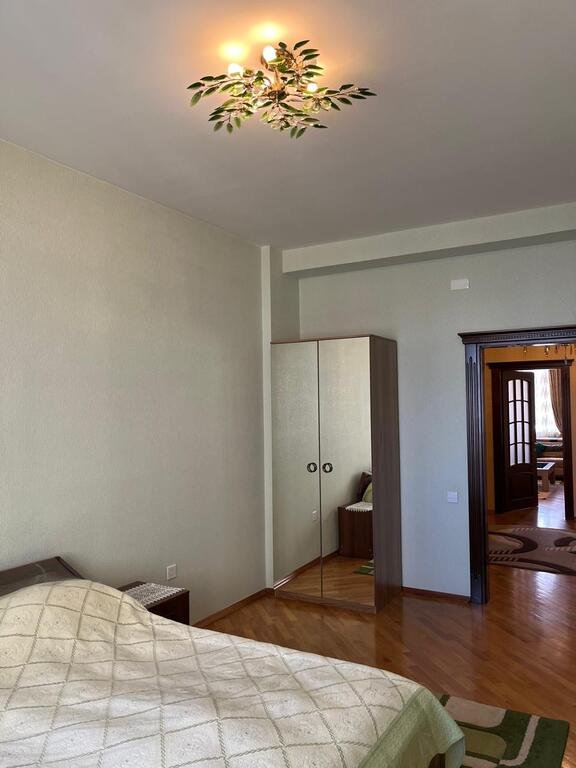 Kirayə verilir 3 otaqlı köhnə tikili, 130 m², Nəriman Nərimanov m.-15