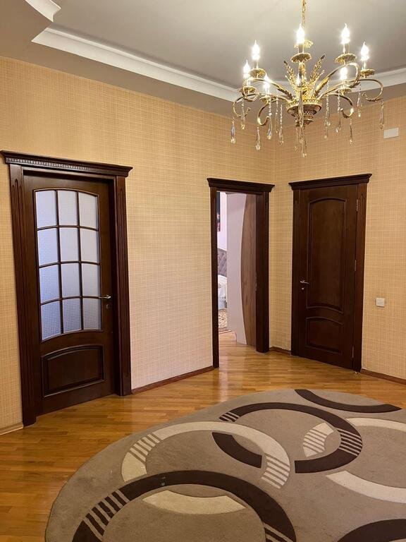 Kirayə verilir 3 otaqlı köhnə tikili, 130 m², Nəriman Nərimanov m.-16