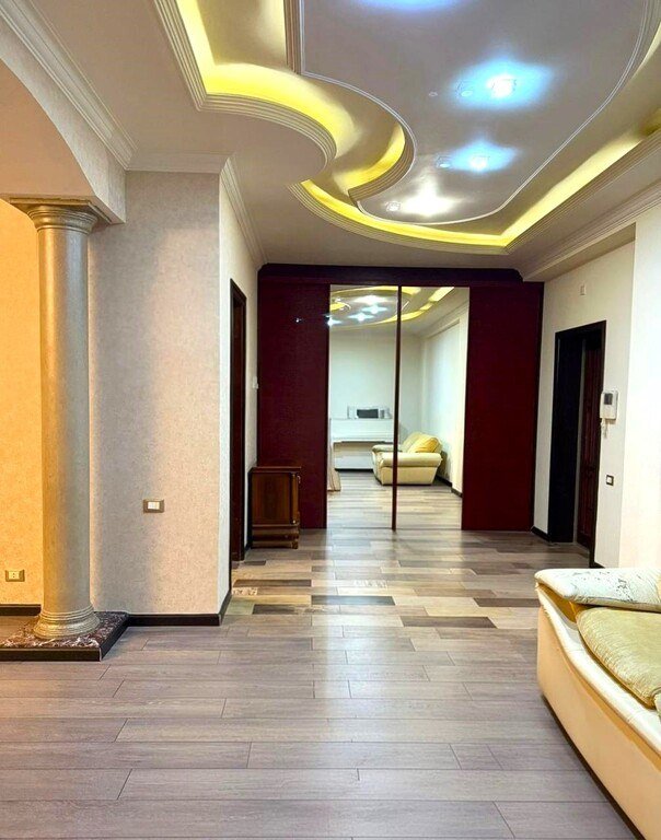 Satılır 4 otaqlı yeni tikili, 210 m², Nərimanov-9