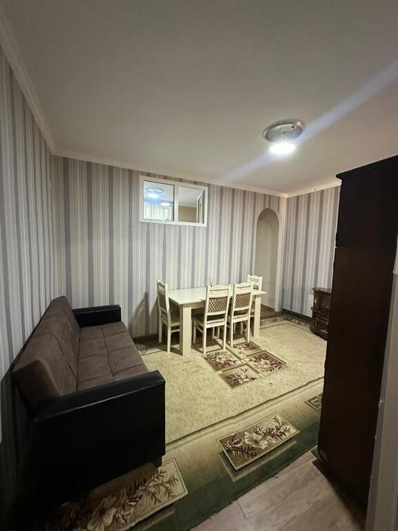 Kirayə verilir 2 otaqlı köhnə tikili, 60 m², Elmlər Akademiyası m.-1