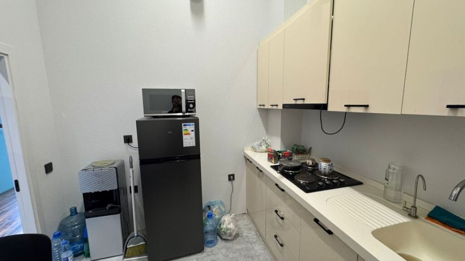 130 m<sup>2</sup> ofis icarəyə verilir, 28 May m.-12