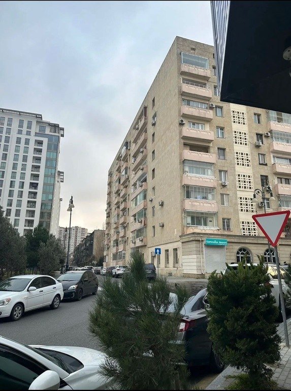 Satılır 2 otaqlı köhnə tikili, 48 m², Elmlər Akademiyası m.-2