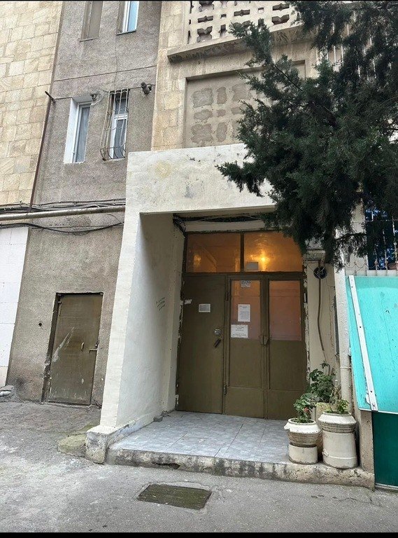 Satılır 2 otaqlı köhnə tikili, 48 m², Elmlər Akademiyası m.-4