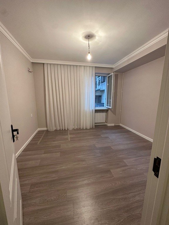 Satılır 2 otaqlı köhnə tikili, 48 m², Elmlər Akademiyası m.-9