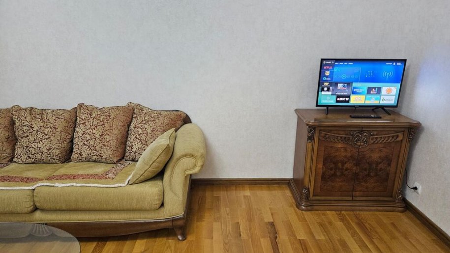 Kirayə verilir 3 otaqlı köhnə tikili, 110 m², İçərişəhər m.-3