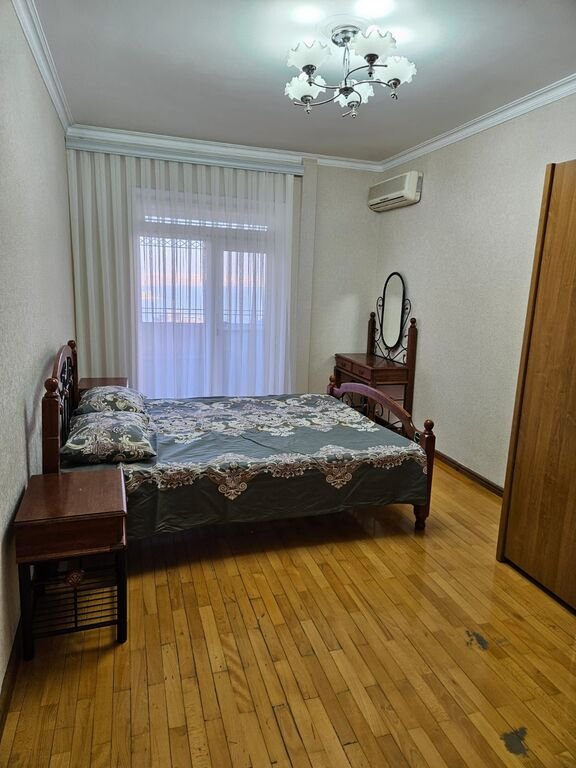 Kirayə verilir 3 otaqlı köhnə tikili, 110 m², İçərişəhər m.-5