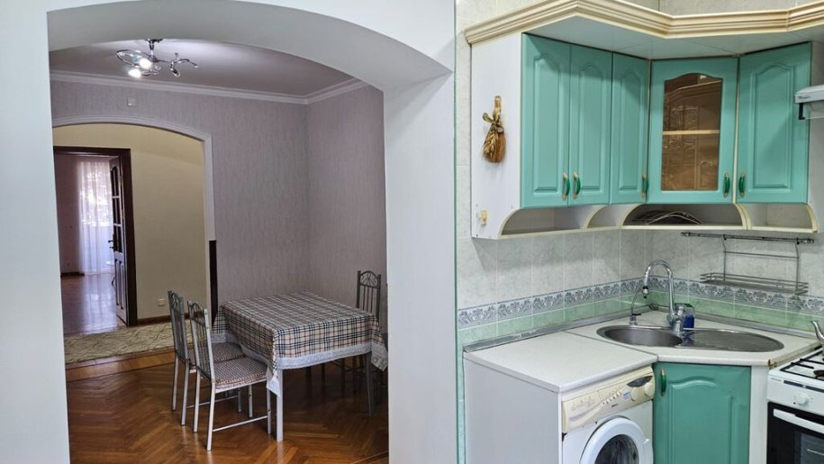 Kirayə verilir 3 otaqlı köhnə tikili, 110 m², İçərişəhər m.-9