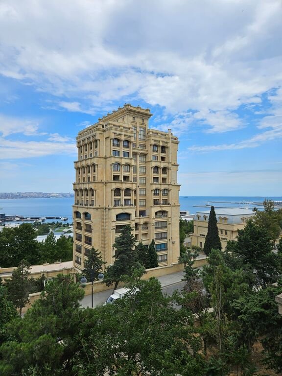 Kirayə verilir 3 otaqlı köhnə tikili, 110 m², İçərişəhər m.-13