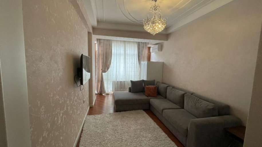 Satılır 4 otaqlı yeni tikili, 190 m², 28 May m.-5