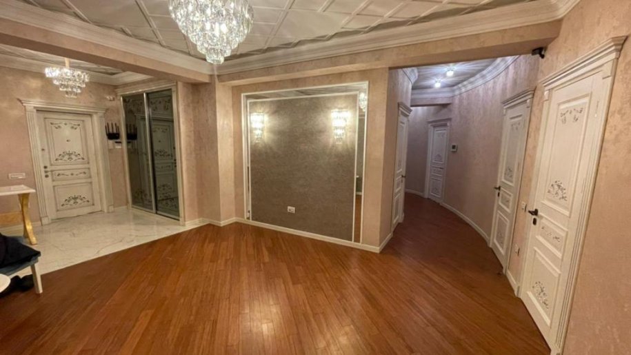 Satılır 4 otaqlı yeni tikili, 190 m², 28 May m.-6