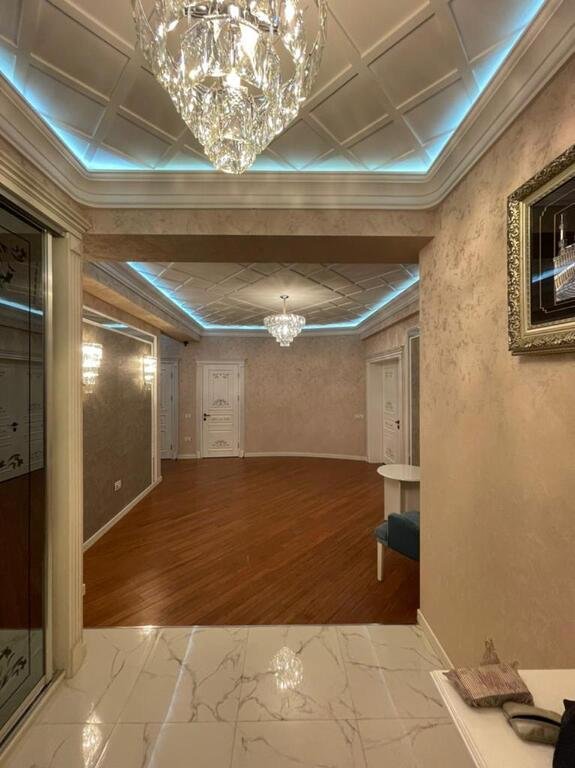 Satılır 4 otaqlı yeni tikili, 190 m², 28 May m.-10