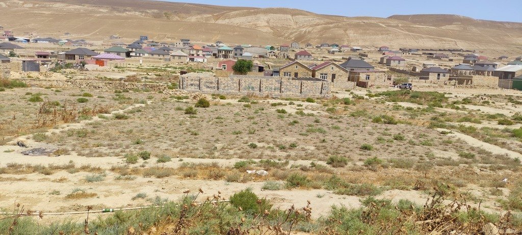 8 sot torpaq satılır, Qobu-1