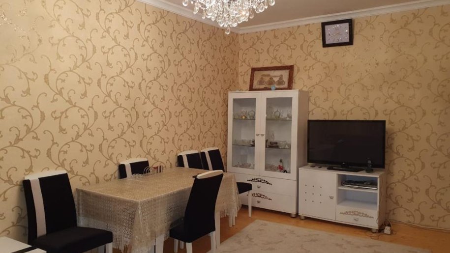 Satılır 2 otaqlı köhnə tikili, 45 m², Memar Əcəmi m.-3