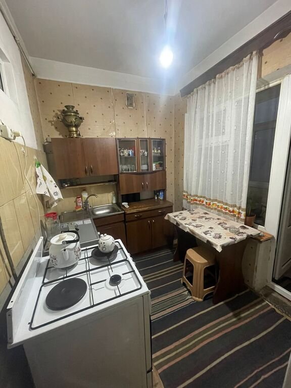 Satılır 3 otaqlı köhnə tikili, 80 m², 9-cu mikrorayon-10