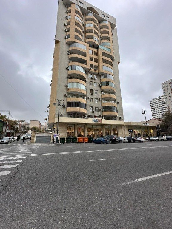 Satılır 4 otaqlı yeni tikili, 224 m², Elmlər Akademiyası m.-1