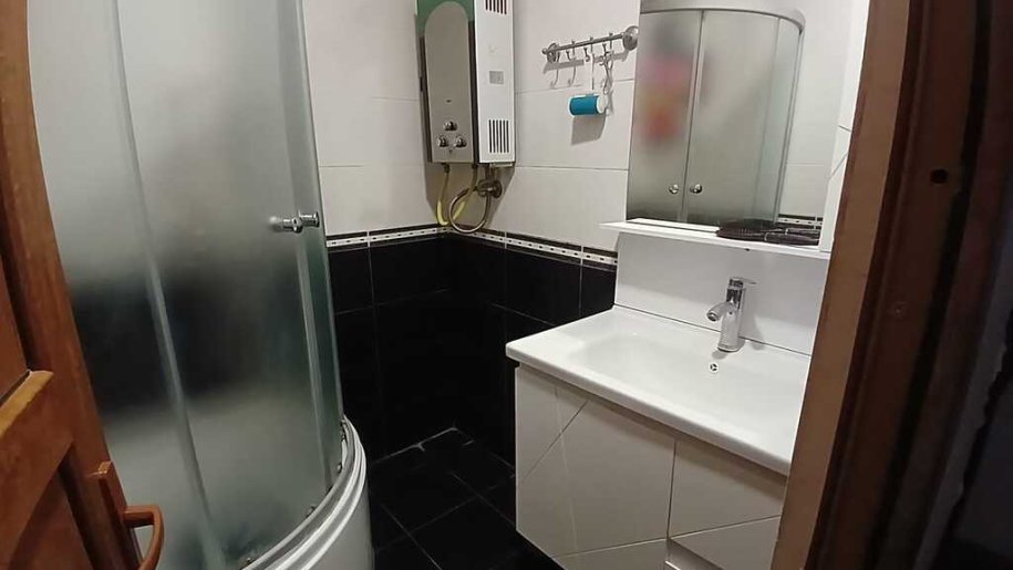 Satılır 2 otaqlı köhnə tikili, 55 m², Memar Əcəmi m.-8