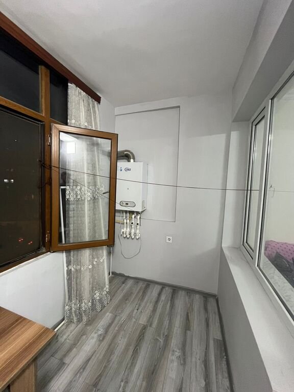 Kirayə verilir 2 otaqlı köhnə tikili, 60 m², 20 Yanvar m.-8